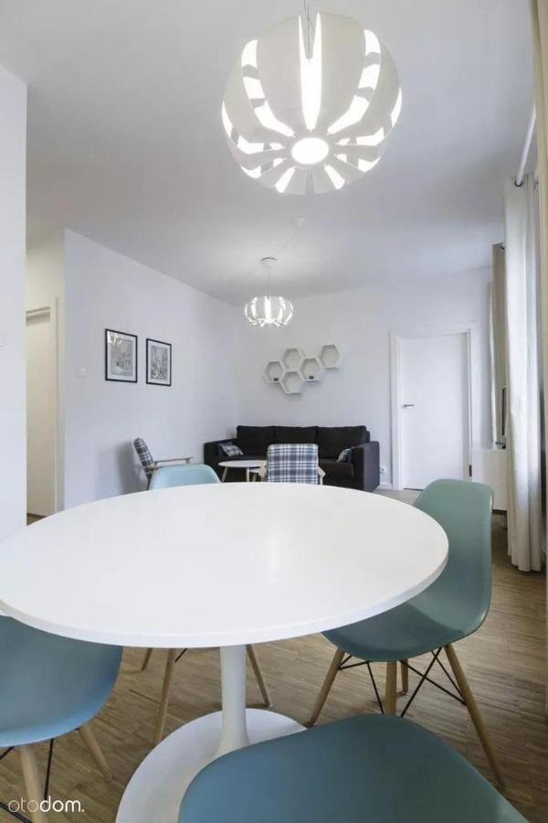 Stylowy 2-Pokojowy Apartament 5 Min. Od Rynku فروتسواف المظهر الخارجي الصورة