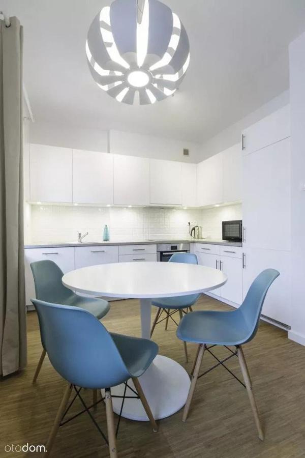 Stylowy 2-Pokojowy Apartament 5 Min. Od Rynku فروتسواف المظهر الخارجي الصورة