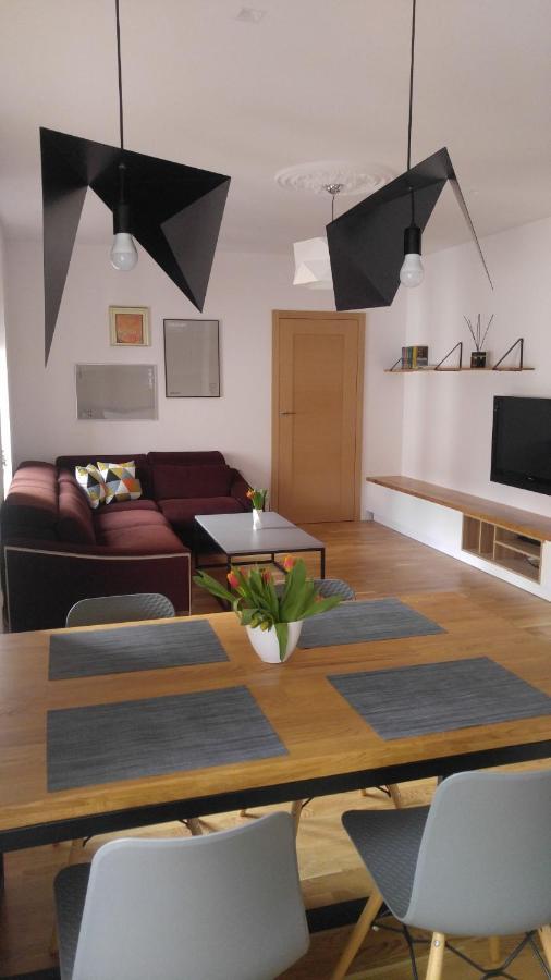 Stylowy 2-Pokojowy Apartament 5 Min. Od Rynku فروتسواف المظهر الخارجي الصورة