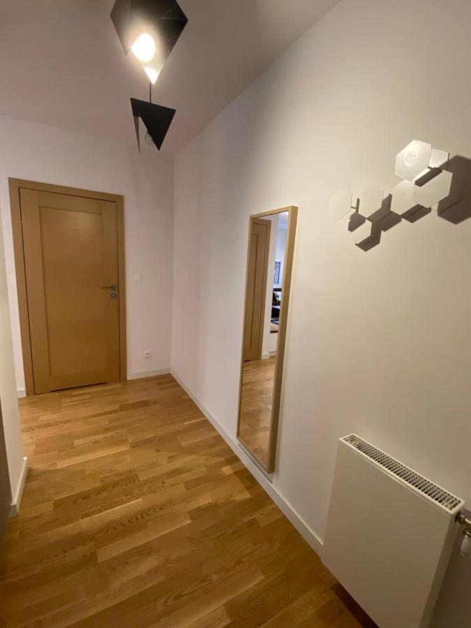 Stylowy 2-Pokojowy Apartament 5 Min. Od Rynku فروتسواف المظهر الخارجي الصورة