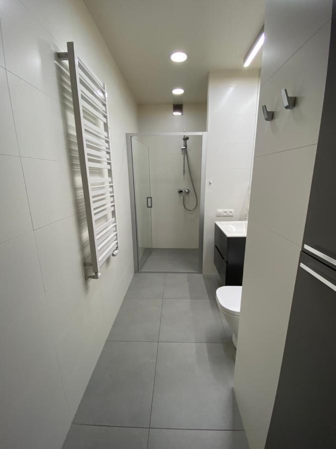 Stylowy 2-Pokojowy Apartament 5 Min. Od Rynku فروتسواف المظهر الخارجي الصورة