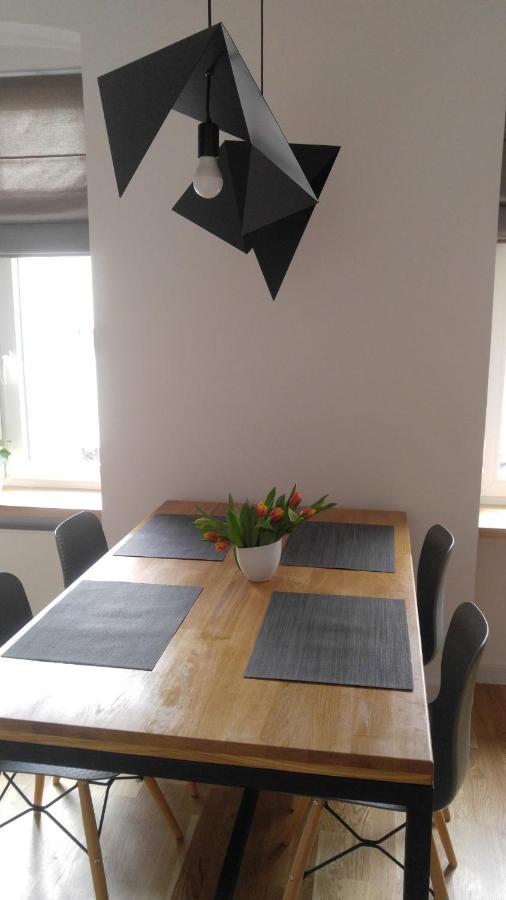 Stylowy 2-Pokojowy Apartament 5 Min. Od Rynku فروتسواف المظهر الخارجي الصورة
