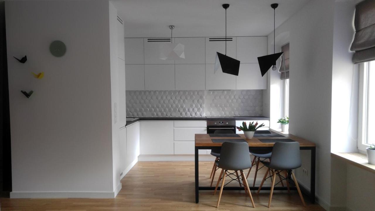 Stylowy 2-Pokojowy Apartament 5 Min. Od Rynku فروتسواف المظهر الخارجي الصورة