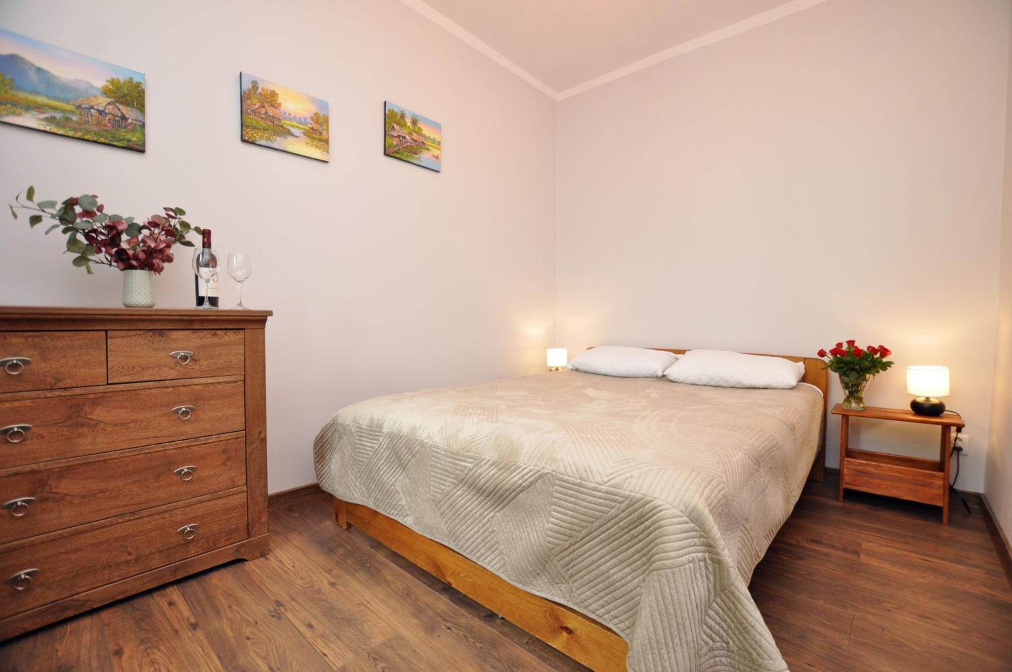 Stylowy 2-Pokojowy Apartament 5 Min. Od Rynku فروتسواف المظهر الخارجي الصورة